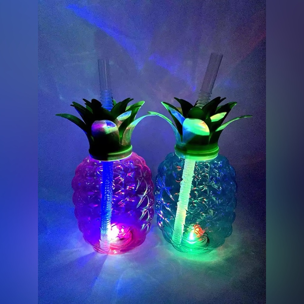 🍍 2 LED COLOR CHANGE PINEAPPLE CUPS 🍍